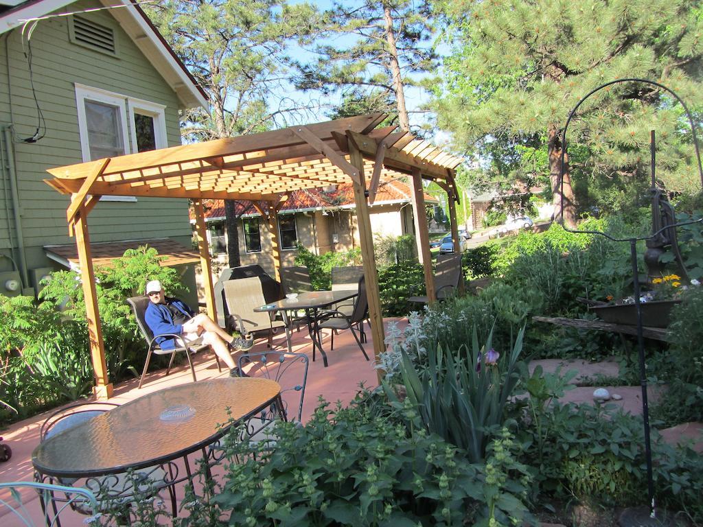 Avenue Hotel Bed And Breakfast Manitou Springs Exterior photo